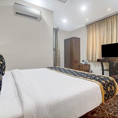 The Superb Hotel Pvt Ltd Hyderabad Bagian luar foto