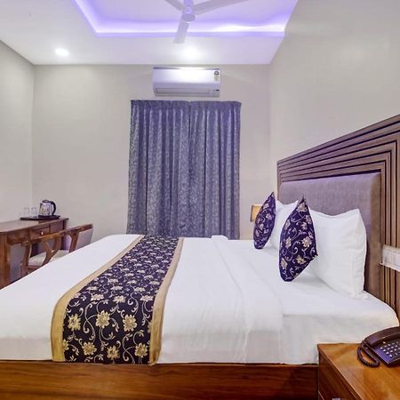 The Superb Hotel Pvt Ltd Hyderabad Bagian luar foto