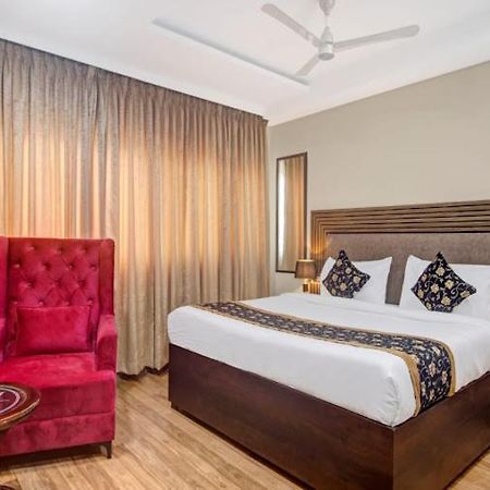 The Superb Hotel Pvt Ltd Hyderabad Bagian luar foto