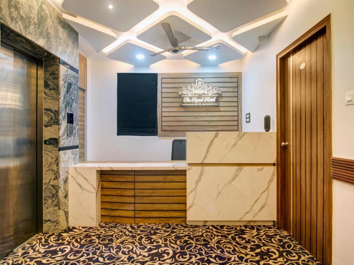 The Superb Hotel Pvt Ltd Hyderabad Bagian luar foto