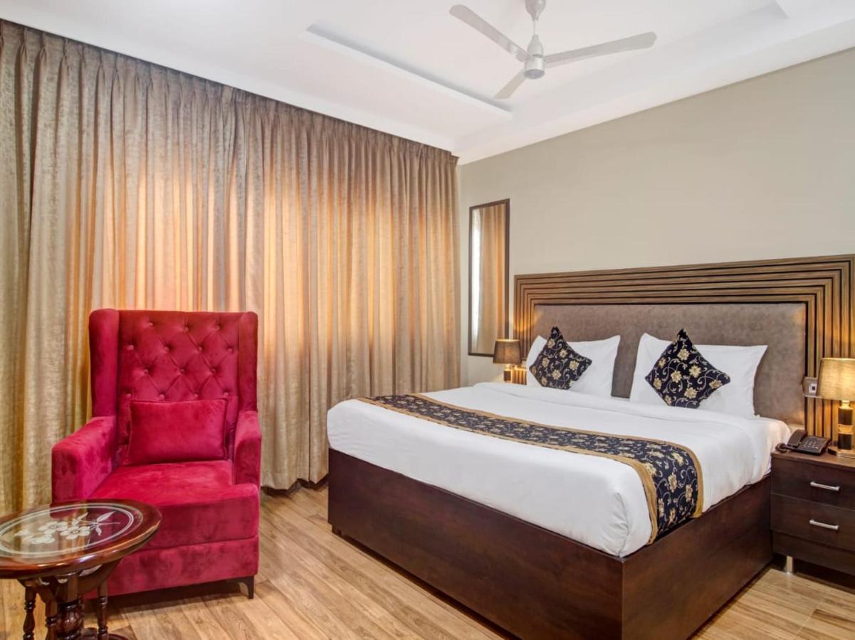 The Superb Hotel Pvt Ltd Hyderabad Bagian luar foto