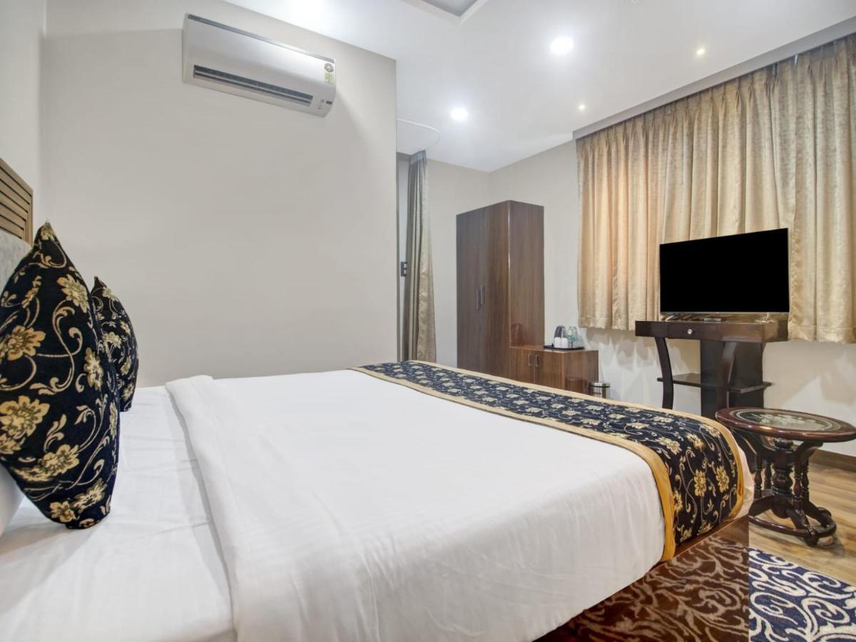 The Superb Hotel Pvt Ltd Hyderabad Bagian luar foto