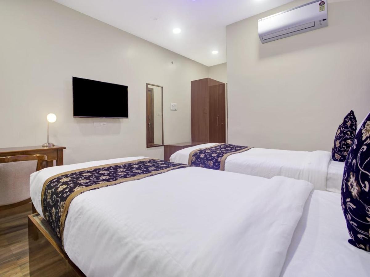 The Superb Hotel Pvt Ltd Hyderabad Bagian luar foto