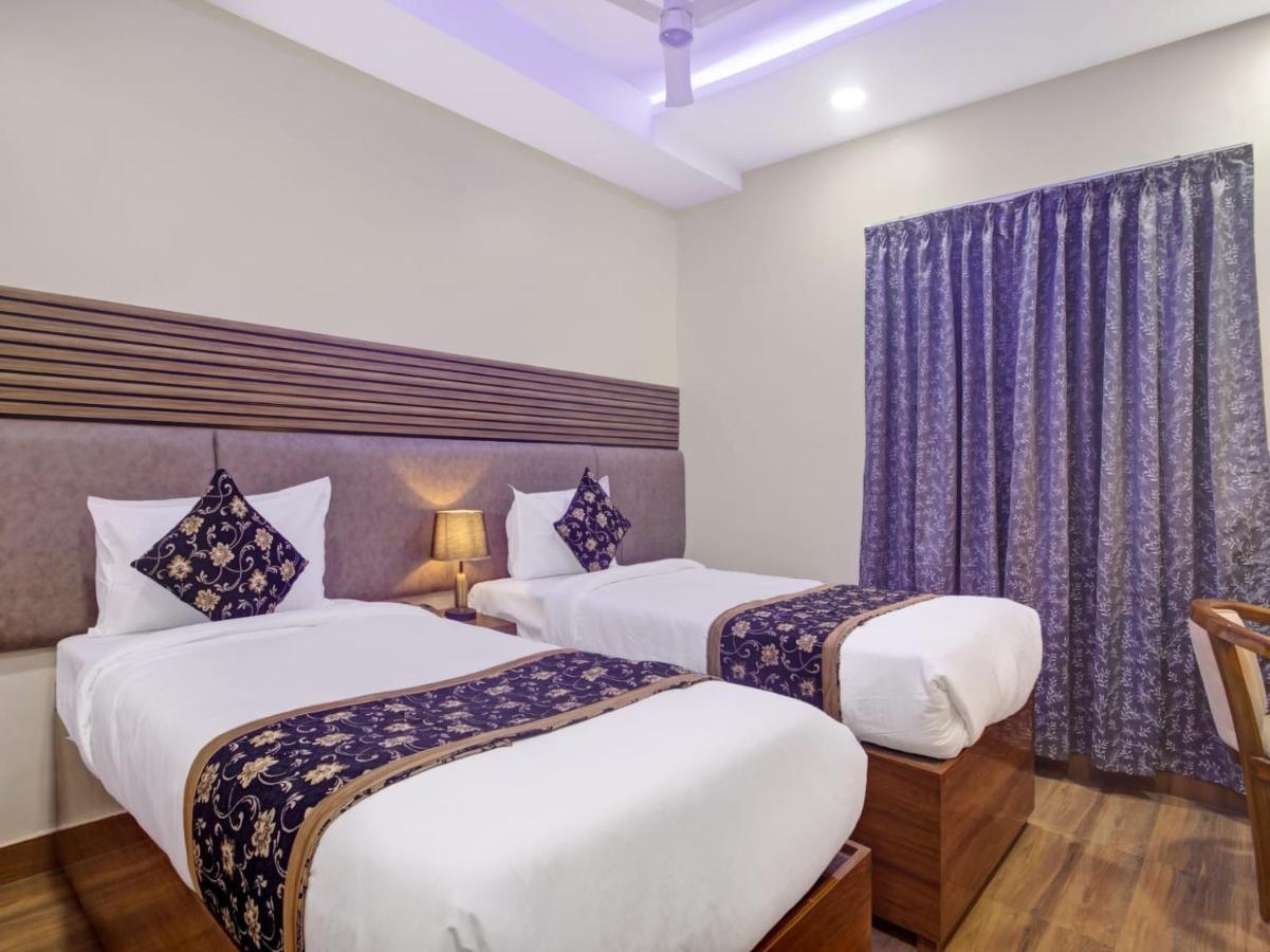 The Superb Hotel Pvt Ltd Hyderabad Bagian luar foto