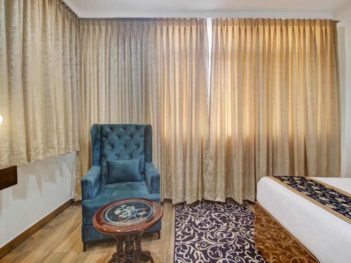The Superb Hotel Pvt Ltd Hyderabad Bagian luar foto